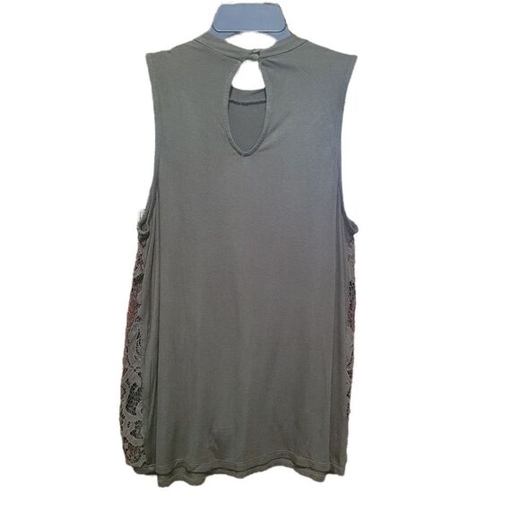 Torrid olive green lace overlay - Picture 2 of 3